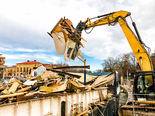 Best Local Junk Hauling  in Oswego, KS